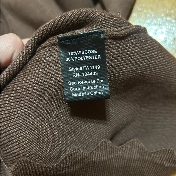 The Workshop, Large Chocolate Brown Scalloped Long Sleeved Knit (Runs Small) - Picture 10 of 11